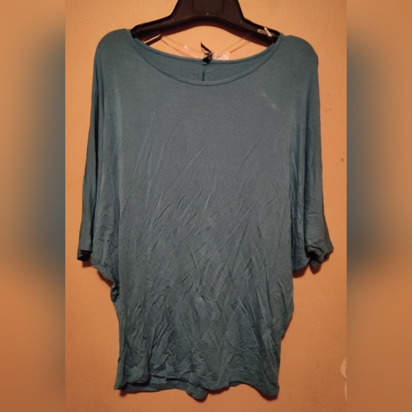 Ladies Light Blue Batwing Short Sleeve Top - Picture 1 of 2